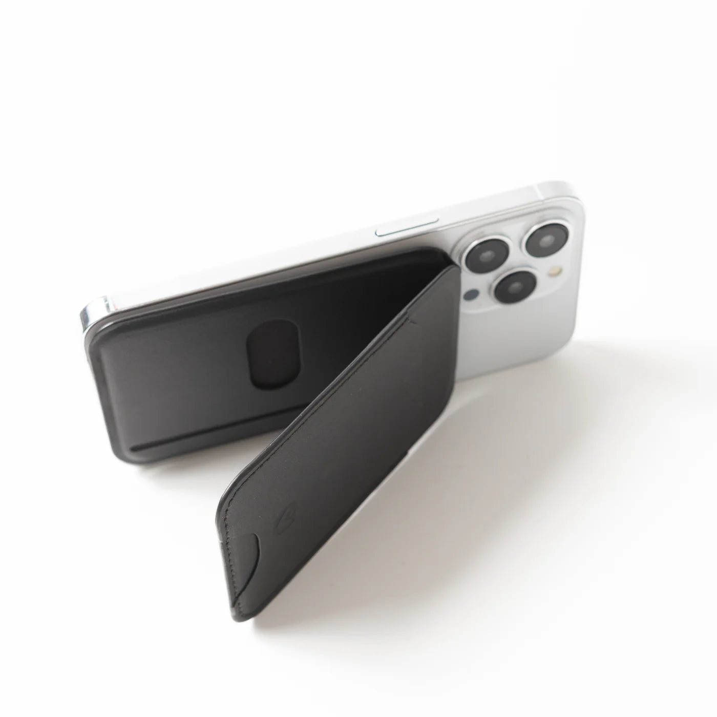 MagSafe peňaženka so stojanom